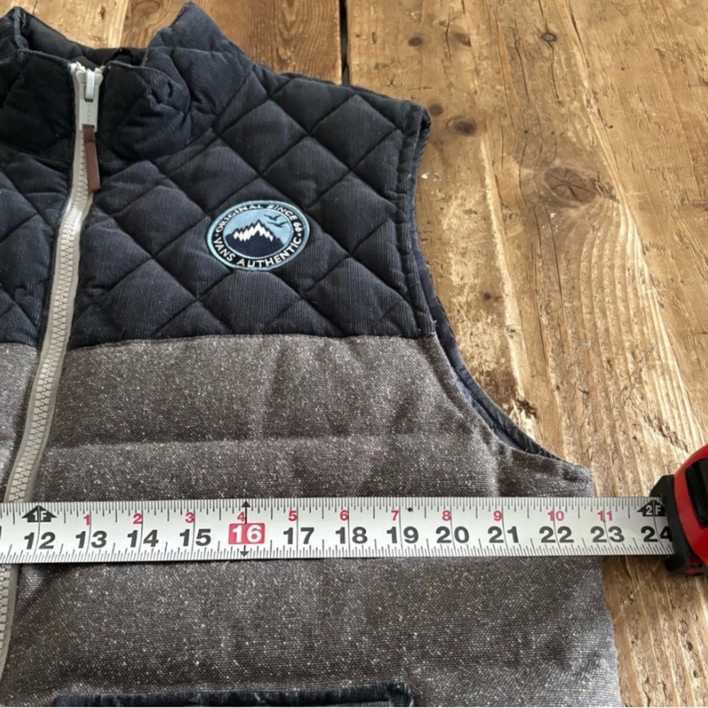 Vans Quilted Blue corduroy, tweed down-fill vest! Men’s L, brand patch, pockets! - Picture 9 of 10